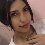 Chica de 19 años da clases a niños de todas las edades y cualquier materia